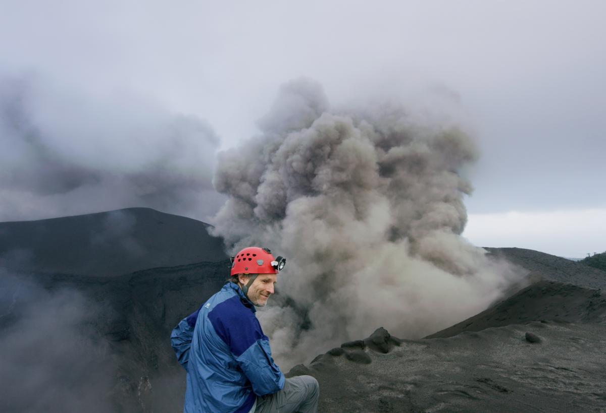 VOLCANS 3D EXPLOSE SUR L’IMMENSE ÉCRAN DU CINÉMA IMAX TELUS Vieux